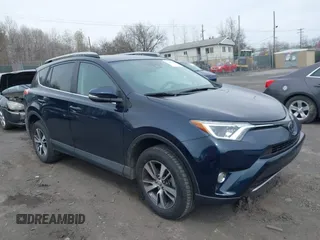 2018 Toyota RAV4 XLE with VIN 2T3RFREV9JW746782, listed as a IAAI auction lot 42065755 with 61,219 mi miles. Bid and sale history available at carsss.com. Image 1.