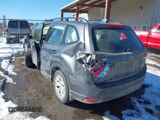 2021 Subaru Forester with VIN JF2SKADC8MH525278, listed as a IAAI auction lot 41419243 with 72,555 mi miles. Bid and sale history available at carsss.com. Image 3.
