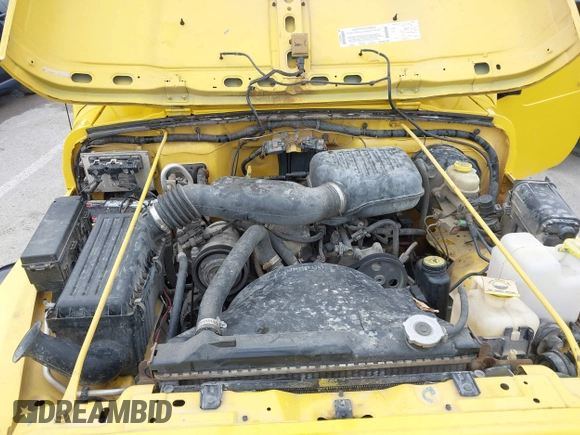 2000 Jeep Wrangler SE with VIN 1J4FA29P2YP797156, listed as a IAAI auction lot 41517183 with 114,236 mi miles. Bid and sale history available at carsss.com. Image 10.