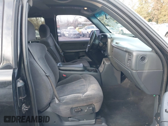 2002 Chevrolet Silverado 1500 LT with VIN 1GCEK19T42E150069, listed as a IAAI auction lot 41401949 with 105,099 mi miles. Bid and sale history available at carsss.com. Image 5.