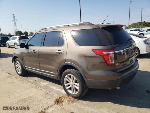 2015 Ford Explorer XLT with VIN 1FM5K8D81FGC52852, listed as a Copart auction lot 76393344 with 157,865 mi miles and Salvage Title. Bid and sale history available at carsss.com. Image 2.