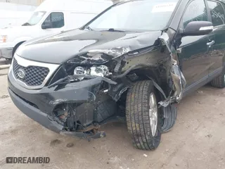 2011 Kia Sorento LX with VIN 5XYKTCA12BG032762, listed as a IAAI auction lot 41501243 with 252,216 mi miles. Bid and sale history available at carsss.com. Image 6.