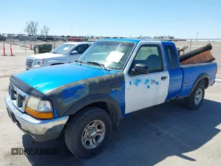 2000 Ford Ranger XLT with VIN 1FTZR15X0YPA34693, listed as a IAAI auction lot 42032043 with 148,099 mi miles. Bid and sale history available at carsss.com. Image 2.