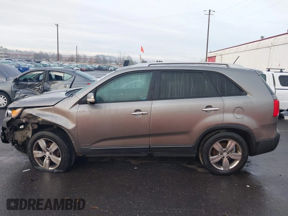 2013 Kia Sorento EX with VIN 5XYKUDA64DG320588, listed as a IAAI auction lot 41204828 with 164,146 mi miles. Bid and sale history available at carsss.com. Image 14.