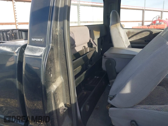 2001 Dodge 1500 z VIN 1B7HC16Y11S300200, wystawiony jako IAAI lot #41819890 z przebiegiem 183 806 mil mil oraz . Historia ofert i sprzedaży dostępna na DreamBid. Obrazek 8.