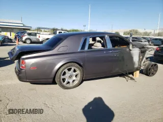 2004 Rolls-Royce Phantom z VIN SCA1S68484UX07412, wystawiony jako Copart lot #75464314 z przebiegiem Nie podano mil oraz Szkody całkowita. Historia ofert i sprzedaży dostępna na DreamBid. Obrazek 3.