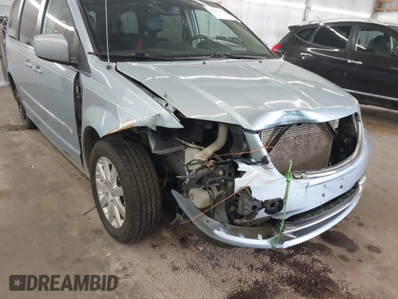 2013 Chrysler Town & Country Touring with VIN 2C4RC1BG9DR705471, listed as a IAAI auction lot 42037203 with 313,822 mi miles. Bid and sale history available at carsss.com. Image 6.