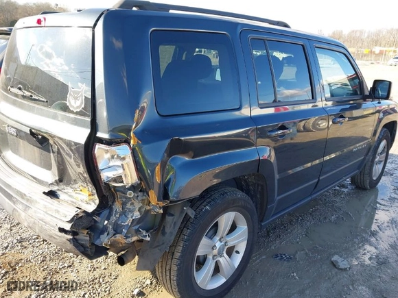 2016 Jeep Patriot Sport with VIN 1C4NJPBB8GD554741, listed as a IAAI auction lot 41288216 with 147,686 mi miles. Bid and sale history available at carsss.com. Image 4.