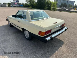 1988 Mercedes-Benz 560 SL с VIN WDBBA48D1JA083131, выставлен на аукционе Copart как лот 59868785 с пробегом 186 389 миль миль и Чистый • Clean title. История ставок и продаж доступна на DreamBid. Изображение 3.