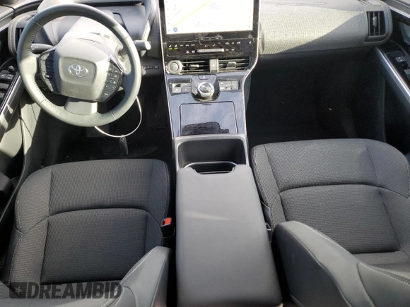 2024 Toyota bZ4X XLE z VIN JTMABACA1RA084605, wystawiony jako Copart lot #47979375 z przebiegiem 5 236 mil mil oraz Szkoda całkowita • Salvage title. Historia ofert i sprzedaży dostępna na DreamBid. Obrazek 8.