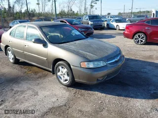 2000 Nissan Altima XE with VIN 1N4DL01D8YC235627, listed as a IAAI auction lot 41662564 with 79,409 mi miles. Bid and sale history available at carsss.com. Image 1.