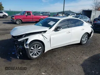 2014 Infiniti Q50 Premium with VIN JN1BV7AR4EM704334, listed as a IAAI auction lot 40922696 with 110,324 mi miles. Bid and sale history available at carsss.com. Image 2.