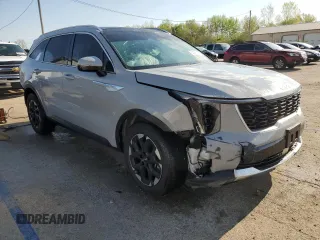 2024 Kia Sorento S z VIN 5XYRL4JC2RG300595, wystawiony jako Copart lot #54080075 z przebiegiem 9400 mil mil oraz Szkoda całkowita • Salvage title. Historia ofert i sprzedaży dostępna na DreamBid. Obrazek 4.