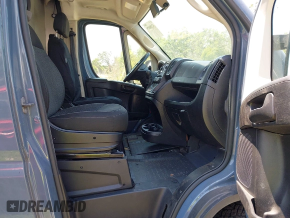 2019 Ram ProMaster Cargo with VIN 3C6URVJG4KE558841, listed as a IAAI auction lot 42180879 with 74,772 mi miles and . Bid and sale history available at DreamBid. Image 5.