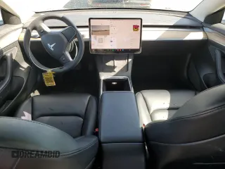2022 Tesla Model 3 z VIN 5YJ3E1EA5NF189274, wystawiony jako Copart lot #57160765 z przebiegiem 127 420 mil mil oraz Szkoda całkowita • Salvage title. Historia ofert i sprzedaży dostępna na DreamBid. Obrazek 8.