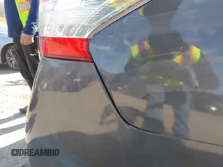 2015 Nissan Sentra SV z VIN 3N1AB7AP9FY234268, wystawiony jako IAAI lot #42041046 z przebiegiem 126 425 mil mil oraz . Historia ofert i sprzedaży dostępna na DreamBid. Obrazek 6.