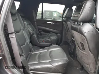2016 Cadillac Escalade Platinum z VIN 1GYS4DKJ3GR354153, wystawiony jako Copart lot #82494394 z przebiegiem 124 561 mil mil oraz Szkoda całkowita • Salvage title. Historia ofert i sprzedaży dostępna na DreamBid. Obrazek 11.