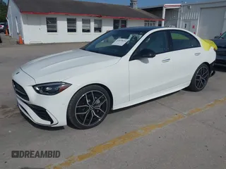 2024 Mercedes-Benz C 300 z VIN W1KAF4GB8RR227839, wystawiony jako IAAI lot #42079634 z przebiegiem 2 062 mil mil oraz . Historia ofert i sprzedaży dostępna na DreamBid. Obrazek 18.