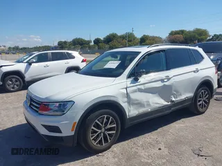 2018 Volkswagen Tiguan SEL with VIN 3VV3B7AX8JM192926, listed as a IAAI auction lot 42034229 with 16,656 mi miles and . Bid and sale history available at DreamBid. Image 17.
