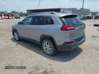 2018 Jeep Cherokee Latitude z VIN 1C4PJLCB2JD596149, wystawiony jako IAAI lot #42454131 z przebiegiem 86 393 mil mil oraz . Historia ofert i sprzedaży dostępna na DreamBid. Obrazek 3.