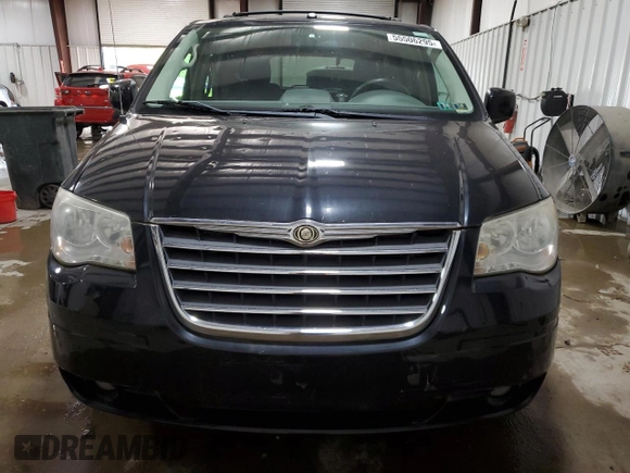 2009 Chrysler Town & Country Touring with VIN 2A8HR54139R512677, listed as a Copart auction lot 55506295 with 147,215 mi miles and Salvage Title. Bid and sale history available at DreamBid. Image 5.