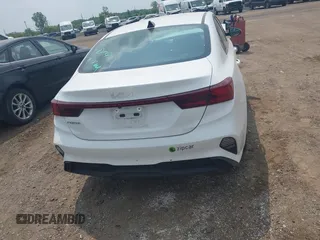 2023 Kia Forte LXS z VIN 3KPF24AD6PE611746, wystawiony jako IAAI lot #42427246 z przebiegiem 56 552 mil mil oraz . Historia ofert i sprzedaży dostępna na DreamBid. Obrazek 16.
