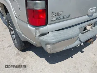 2005 Chevrolet Tahoe Z71 with VIN 1GNEC13T65R162332, listed as a IAAI auction lot 42058892 with 271,775 mi miles and . Bid and sale history available at DreamBid. Image 6.