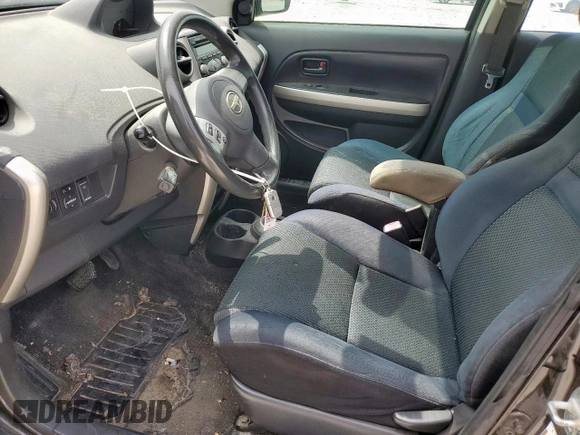 2006 Scion xA z VIN JTKKT604665010283, wystawiony jako Copart lot #50201465 z przebiegiem 239 124 mil mil oraz Szkody całkowita. Historia ofert i sprzedaży dostępna na DreamBid. Obrazek 7.