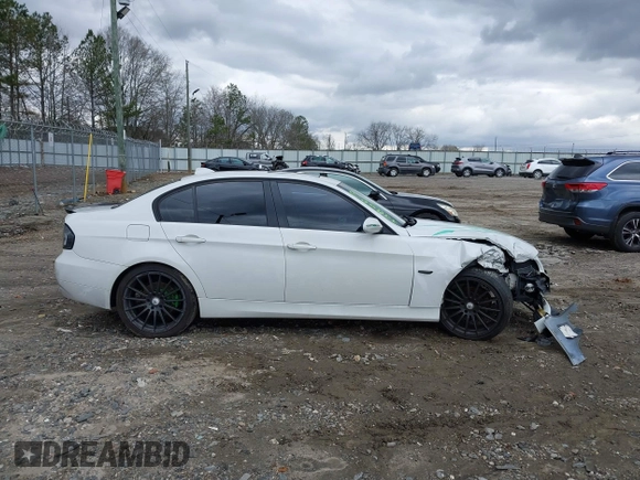 2006 BMW 3 Series 325i with VIN WBAVB13546PT21727, listed as a IAAI auction lot 41723568 with 156,438 mi miles. Bid and sale history available at carsss.com. Image 13.