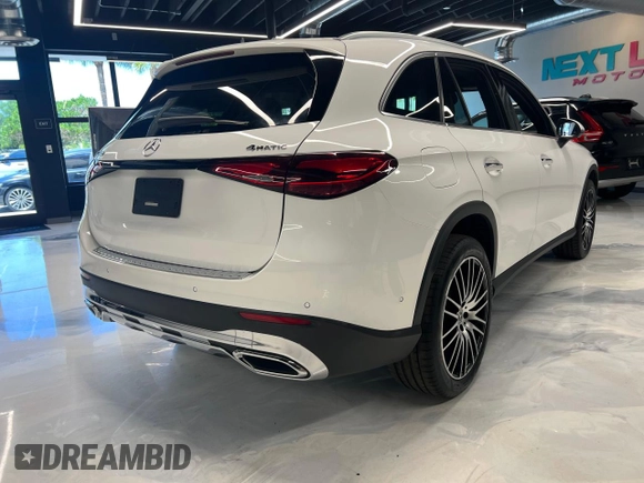 2024 Mercedes-Benz GLC with VIN W1NKM4HB9RF120120, listed as a Copart auction lot 53872055 with 5,587 mi miles and Clean Title. Bid and sale history available at carsss.com. Image 4.