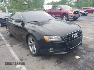 2009 Audi A5 z VIN WAUDK78T39A001375, wystawiony jako IAAI lot #42159875 z przebiegiem 186 513 mil mil oraz . Historia ofert i sprzedaży dostępna na DreamBid. Obrazek 1.