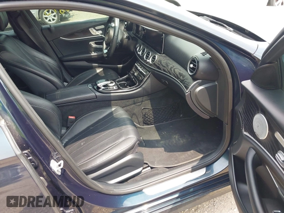 2017 Mercedes-Benz E 300 Luxury с VIN WDDZF4KB2HA012027, выставлен на аукционе IAAI как лот 42490873 с пробегом 95 361 миль миль и . История ставок и продаж доступна на DreamBid. Изображение 5.