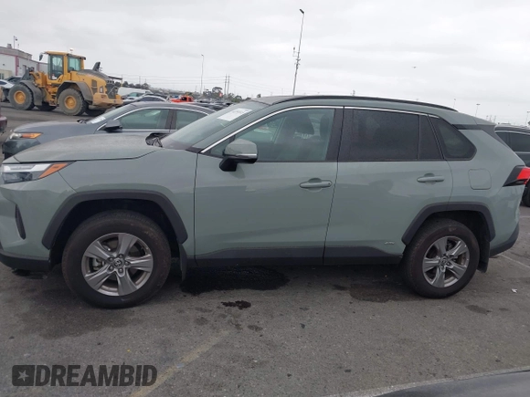 2023 Toyota RAV4 Hybrid XLE z VIN 4T3RWRFV3PU082518, wystawiony jako IAAI lot #42293513 z przebiegiem 14 463 mil mil oraz . Historia ofert i sprzedaży dostępna na DreamBid. Obrazek 14.