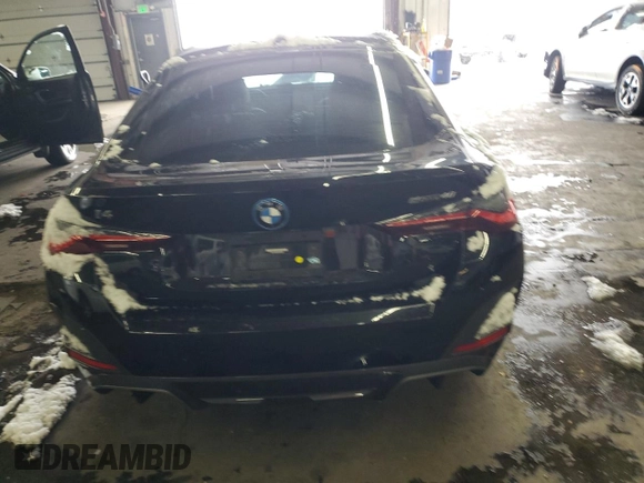 2022 BMW i4 eDrive40 z VIN WBY73AW0XNFM42466, wystawiony jako Copart lot #87421194 z przebiegiem Nie podano mil oraz Szkoda całkowita • Salvage title. Historia ofert i sprzedaży dostępna na DreamBid. Obrazek 6.
