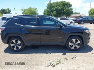 2018 Jeep Compass Altitude z VIN 3C4NJCBB0JT374678, wystawiony jako IAAI lot #42250357 z przebiegiem 56 439 mil mil oraz . Historia ofert i sprzedaży dostępna na DreamBid. Obrazek 13.