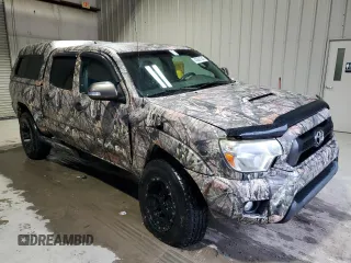 2015 Toyota Tacoma with VIN 5TFLU4EN2FX130150, listed as a Copart auction lot 43867045 with 135,843 mi miles and Salvage title. Bid and sale history available at DreamBid. Image 4.