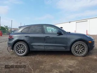 2018 Porsche Macan S with VIN WP1AB2A51JLB31120, listed as a IAAI auction lot 42543887 with 131,088 mi miles and . Bid and sale history available at DreamBid. Image 13.