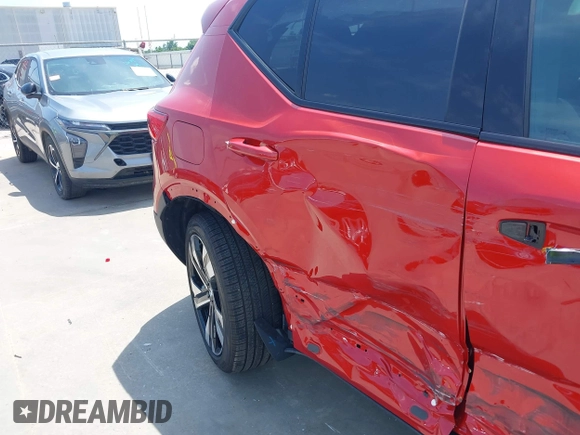 2025 Volvo XC40 Ultimate Dark Theme z VIN YV4L12UM3S2529546, wystawiony jako IAAI lot #42270947 z przebiegiem 787 mil mil oraz . Historia ofert i sprzedaży dostępna na DreamBid. Obrazek 19.