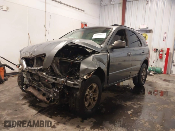 2004 Kia Sorento LX with VIN KNDJC733545251146, listed as a IAAI auction lot 41588725 with 139,571 mi miles. Bid and sale history available at carsss.com. Image 20.