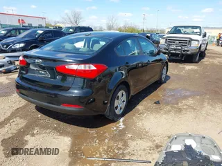 2015 Kia Forte LX with VIN KNAFK4A62F5292421, listed as a IAAI auction lot 41964789 with 32,001 mi miles. Bid and sale history available at carsss.com. Image 4.