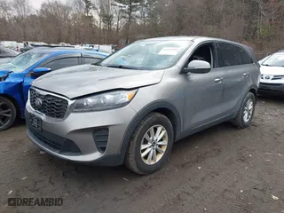 2019 Kia Sorento LX V6 with VIN 5XYPG4A57KG483060, listed as a IAAI auction lot 41420353 with NaN miles. Bid and sale history available at carsss.com. Image 18.