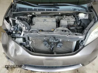 2012 Toyota Sienna XLE с VIN 5TDDK3DC8CS042919, выставлен на аукционе Copart как лот 62644385 с пробегом 135 252 миль миль и Списание • Salvage title. История ставок и продаж доступна на DreamBid. Изображение 12.