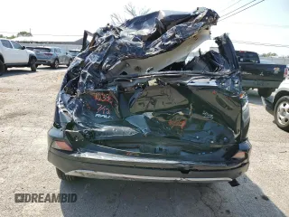 2018 Toyota RAV4 XLE z VIN 2T3RFREV5JW767239, wystawiony jako Copart lot #53781833 z przebiegiem Nie podano mil oraz Szkoda całkowita • Salvage title. Historia ofert i sprzedaży dostępna na DreamBid. Obrazek 6.