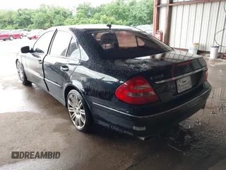 2008 Mercedes-Benz E 350 Luxury z VIN WDBUF56X68B250214, wystawiony jako IAAI lot #42203229 z przebiegiem 122 753 mil mil oraz . Historia ofert i sprzedaży dostępna na DreamBid. Obrazek 3.