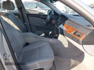 2009 BMW 5 Series 528i with VIN WBANU53569C122711, listed as a IAAI auction lot 42082909 with 157,581 mi miles and . Bid and sale history available at carsss.com. Image 5.