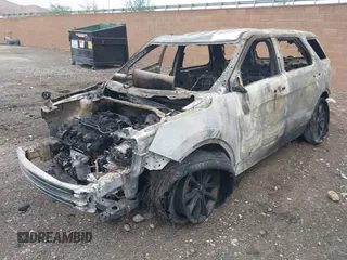 2019 Ford Explorer XLT z VIN 1FM5K7D82KGA09524, wystawiony jako IAAI lot #42397174 z przebiegiem Nie podano mil oraz . Historia ofert i sprzedaży dostępna na DreamBid. Obrazek 6.