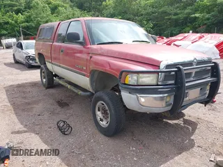 1999 Dodge 2500 z VIN 3B7KF23Z9XG214245, wystawiony jako IAAI lot #42378171 z przebiegiem 461 425 mil mil oraz . Historia ofert i sprzedaży dostępna na DreamBid. Obrazek 1.