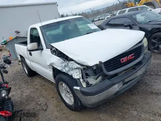 1999 GMC New Sierra 1500 SL with VIN 1GTEC14W0XZ502594, listed as a IAAI auction lot 41386402 with 318,841 mi miles. Bid and sale history available at carsss.com. Image 1.