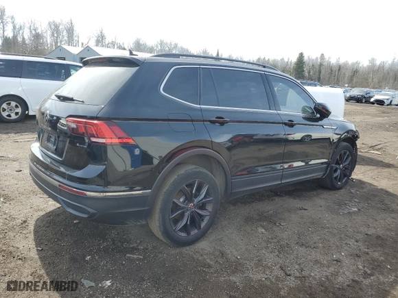 2022 Volkswagen Tiguan SE with VIN 3VV2B7AXXNM061725, listed as a Copart auction lot 42580655 with 82,732 mi miles and Salvage Title. Bid and sale history available at carsss.com. Image 3.