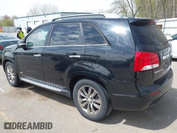 2013 Kia Sorento SX with VIN 5XYKWDA26DG338145, listed as a IAAI auction lot 42159587 with 84,283 mi miles. Bid and sale history available at carsss.com. Image 3.